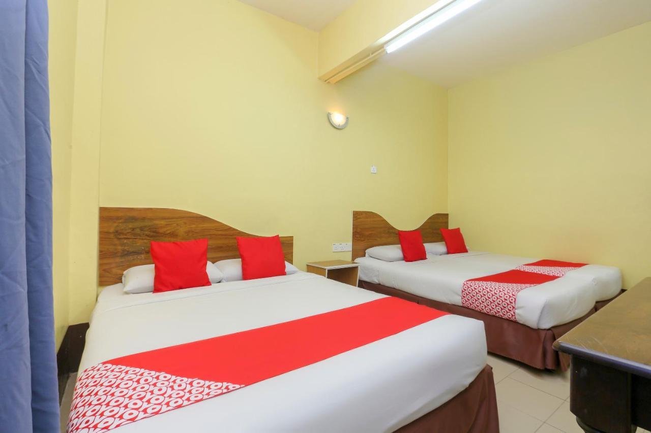 Oyo 90162 Aj Hotel Kuala Berang Ngoại thất bức ảnh