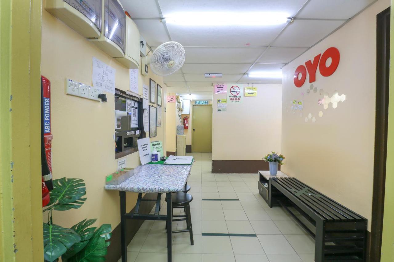 Oyo 90162 Aj Hotel Kuala Berang Ngoại thất bức ảnh